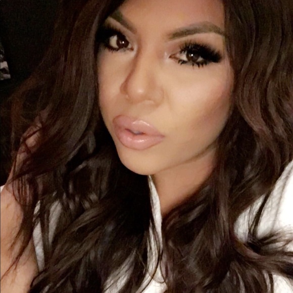 Meet your Posher, Lydia - Picture 1 of 1